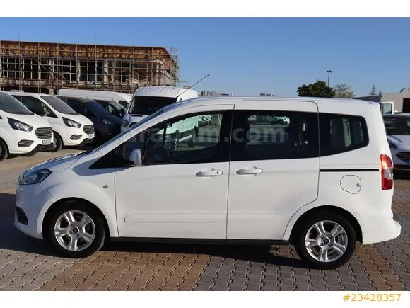 Ford Tourneo Courier 1.5 TDCi Delux Image 2